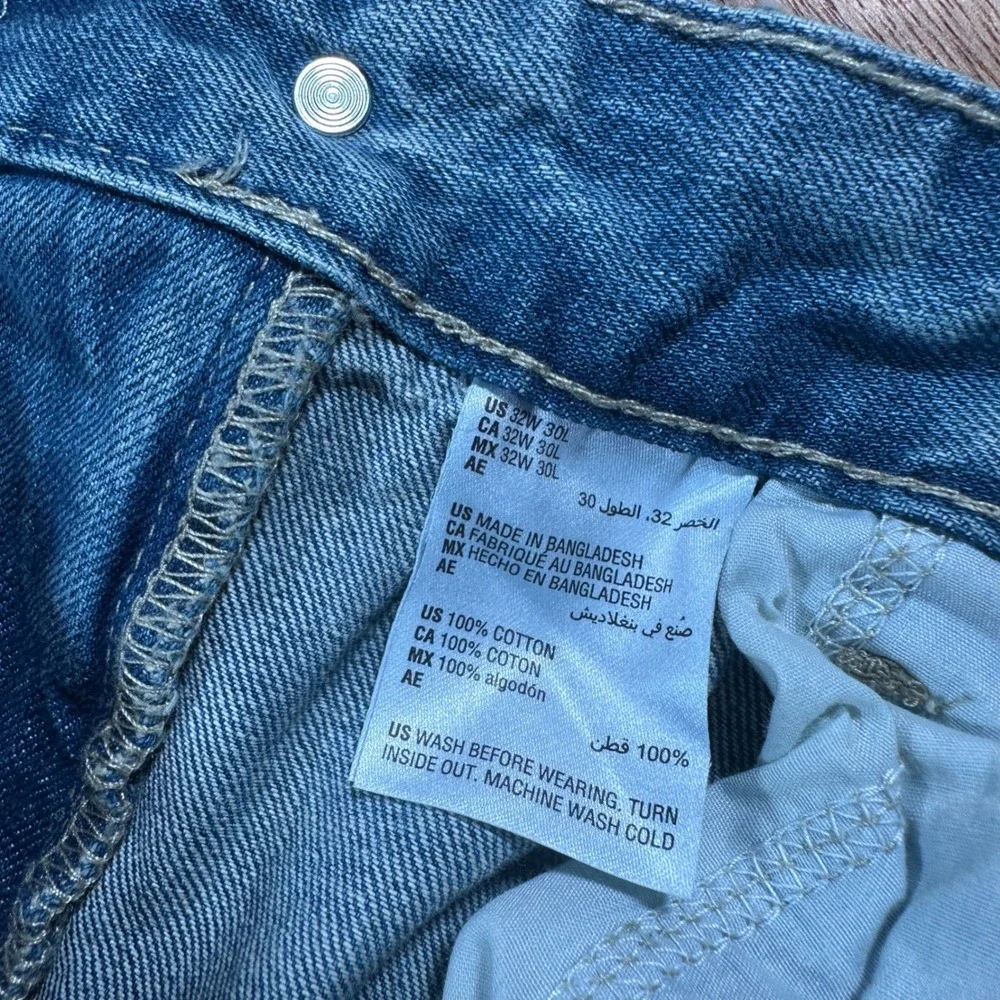 American Rag Slim Fit Jeans Men's 32x30 Distressed Light Wash 100% Cotton NWT